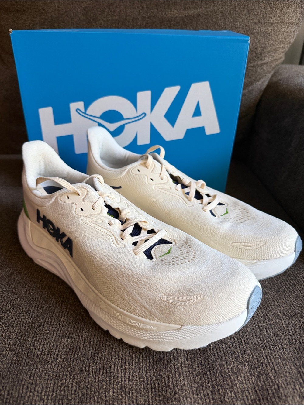 HOKA Arahi 8